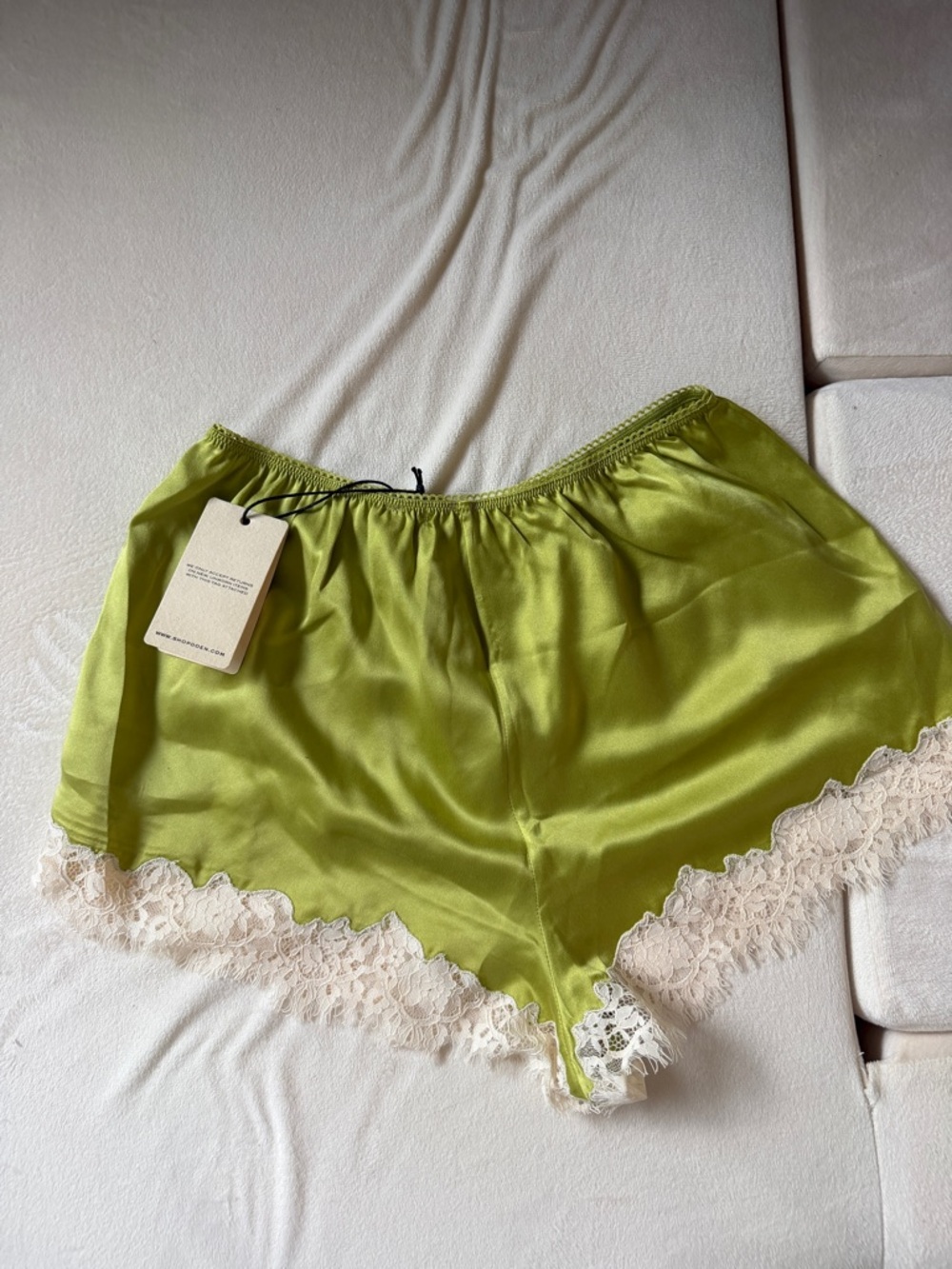 NWT Doen Iona Green Silk Lace-Trim Sleep Shorts with Cream Lace (small) - Picture 9 of 9